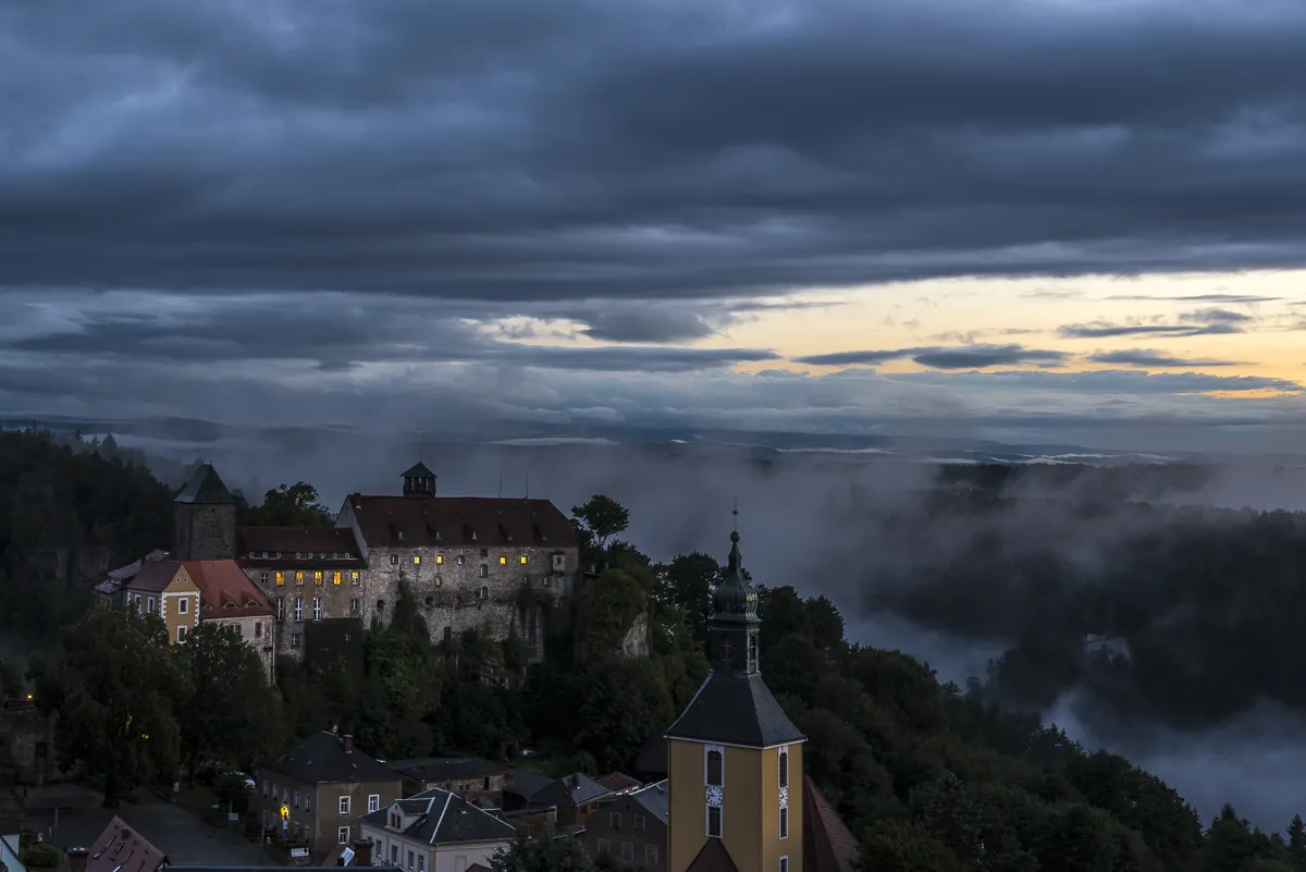 Hotel „Zur Aussicht“ Hohnstein – Blick auf die Burg Hohnstein Hotel "Zur Aussicht" Hohnstein - Blick auf die Burg Hohnstein