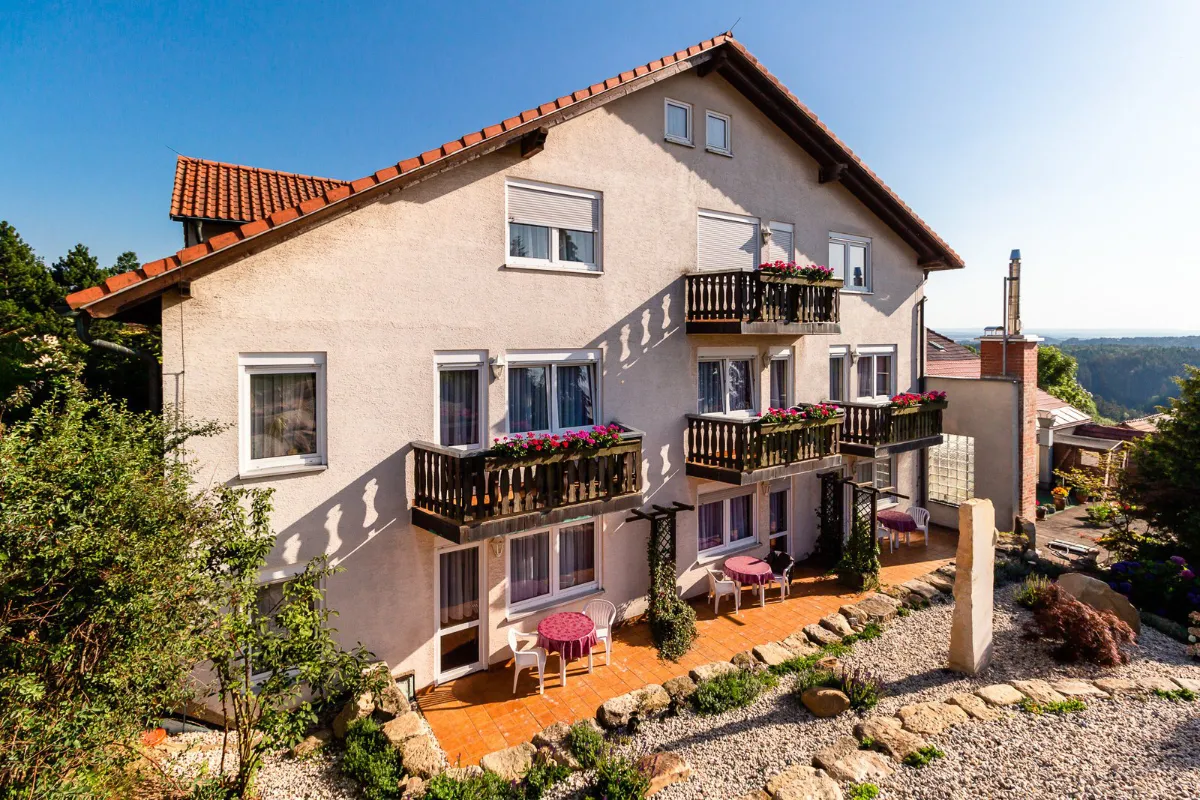 Hotel „Zur Aussicht“ Hohnstein – Hotelgarten Hotel "Zur Aussicht" Hohnstein - Hotelgarten