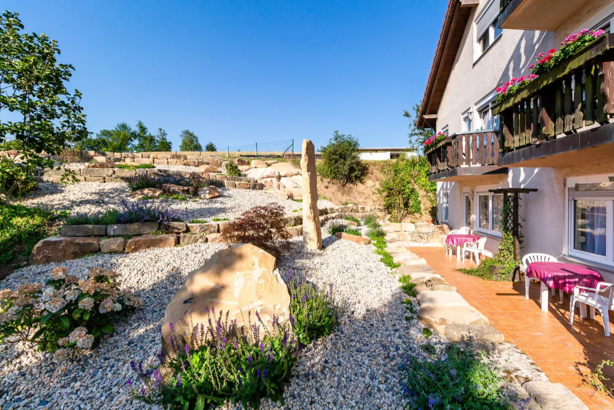 Hotel „Zur Aussicht“ Hohnstein – Hotelgarten Hotel "Zur Aussicht" Hohnstein - Hotelgarten